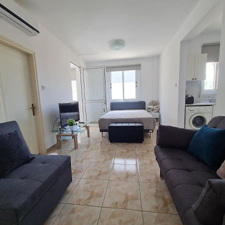 Laertis 2 Complex, Studio Apartment 106 - By Imh Travel & Tours Paphos Exteriör bild